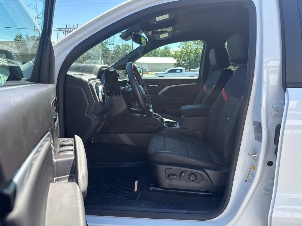 Used 2023 Summit White Chevrolet Z71 image 13