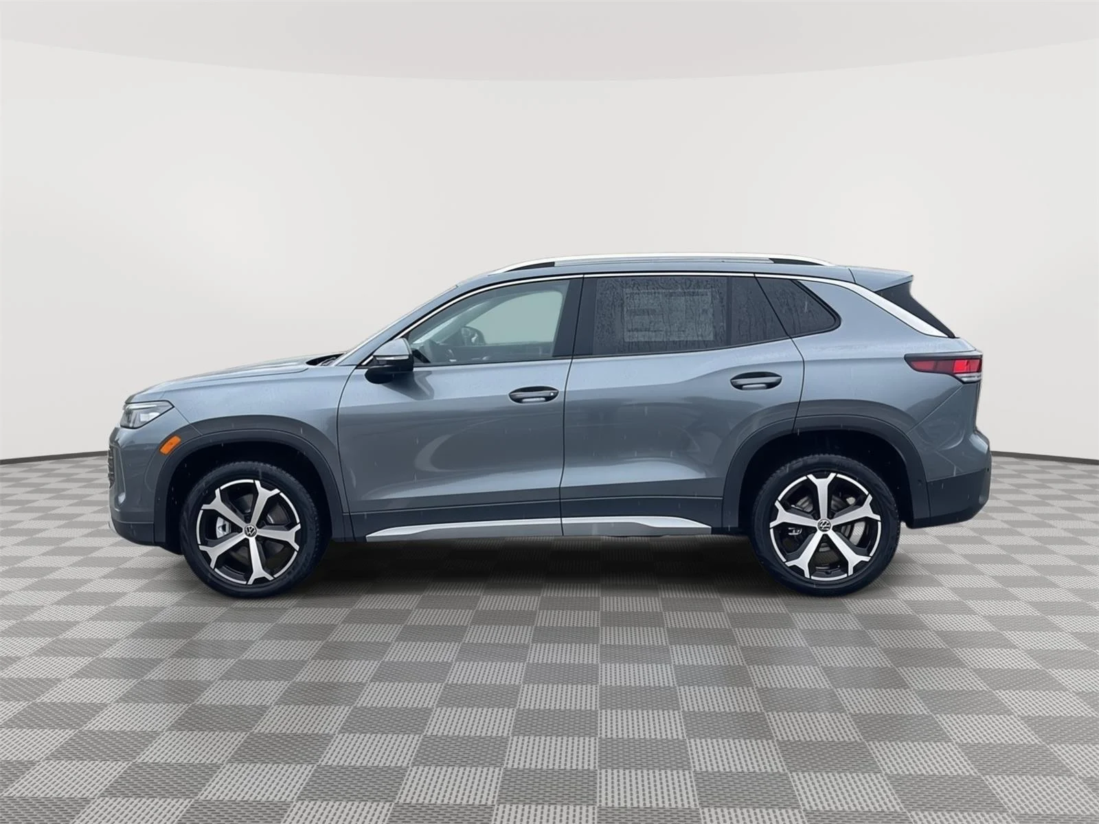 New 2026 Platinum Gray Metallic Volkswagen SE image 8