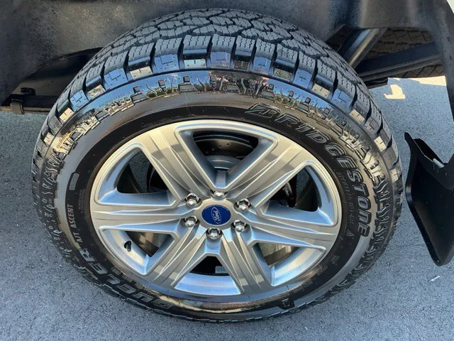 Certified Used 2019 Oxford White Ford XLT image 16