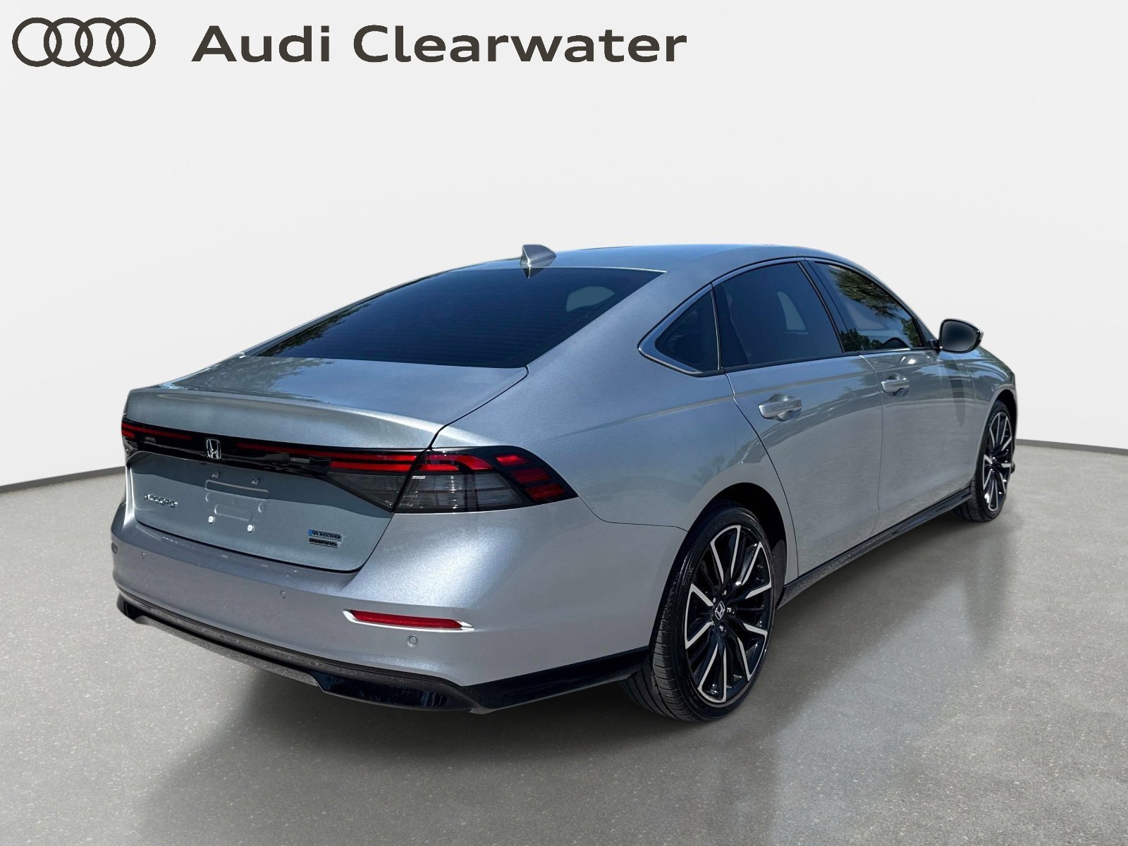 View vehicle photo 3