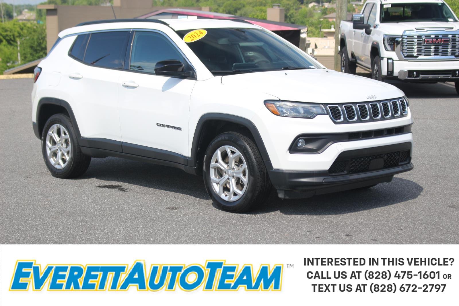 Used 2024 White Jeep Latitude image 1