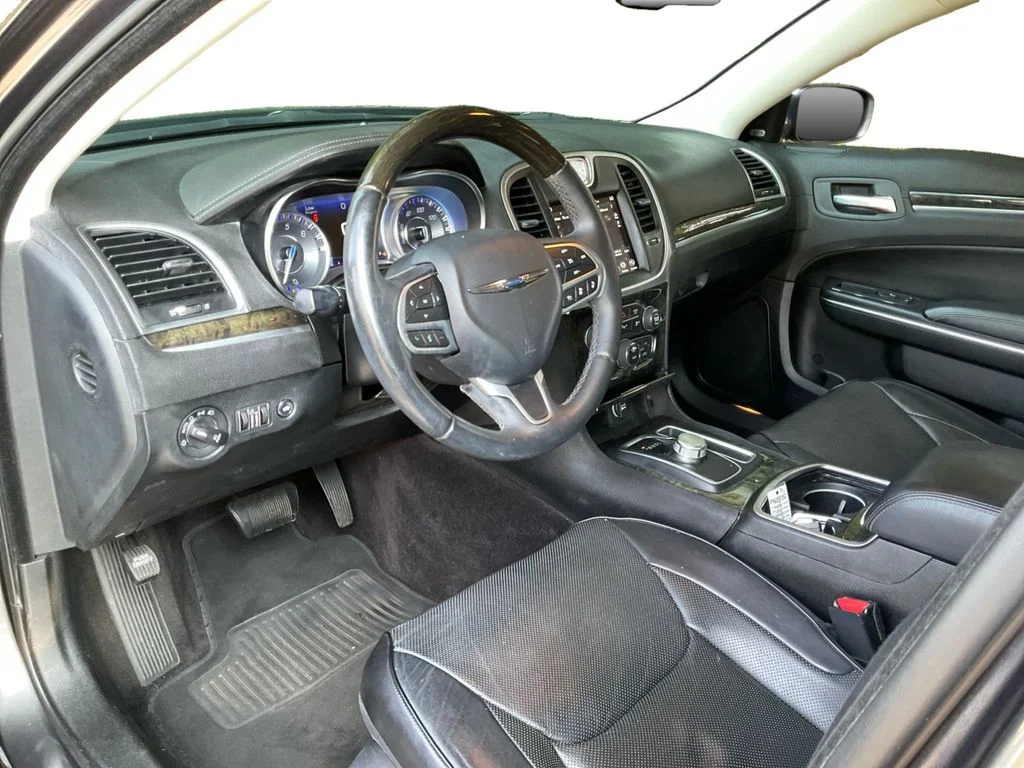 Used 2018 Gray Chrysler Limited image 18