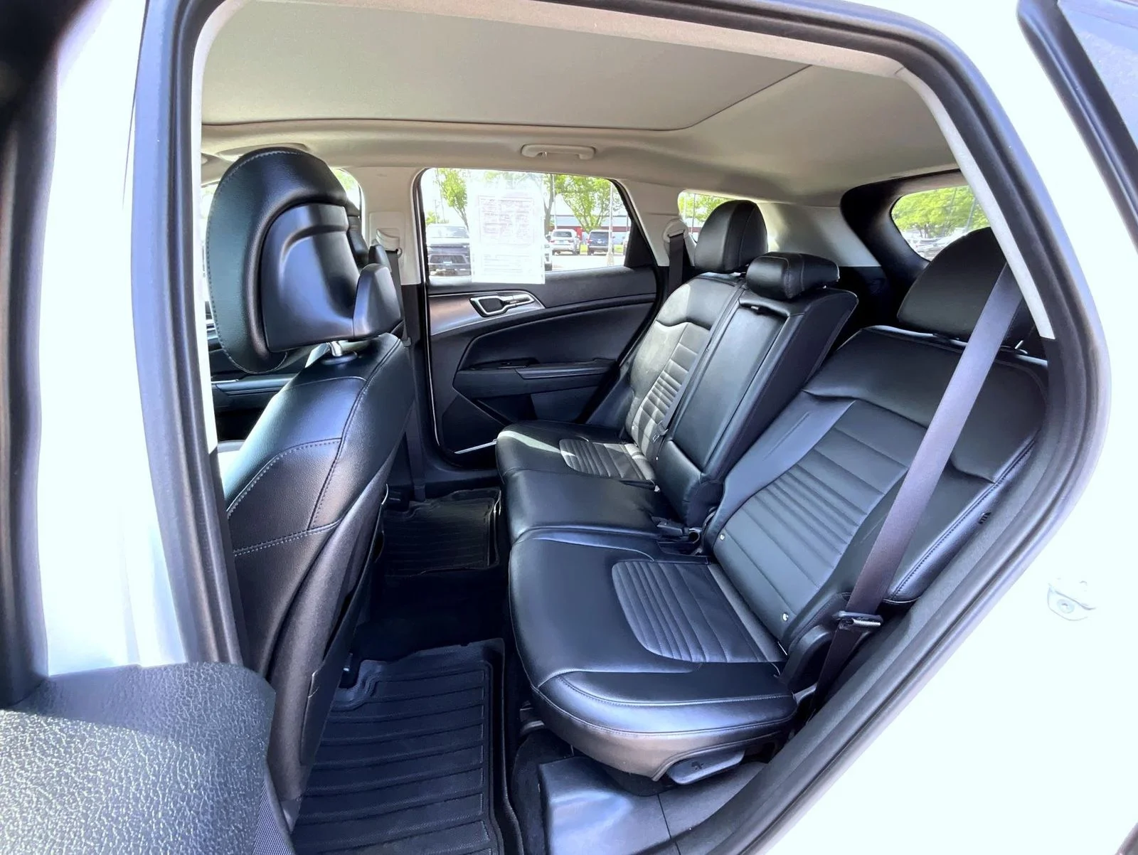 Used 2023 White Kia SX-Prestige image 20
