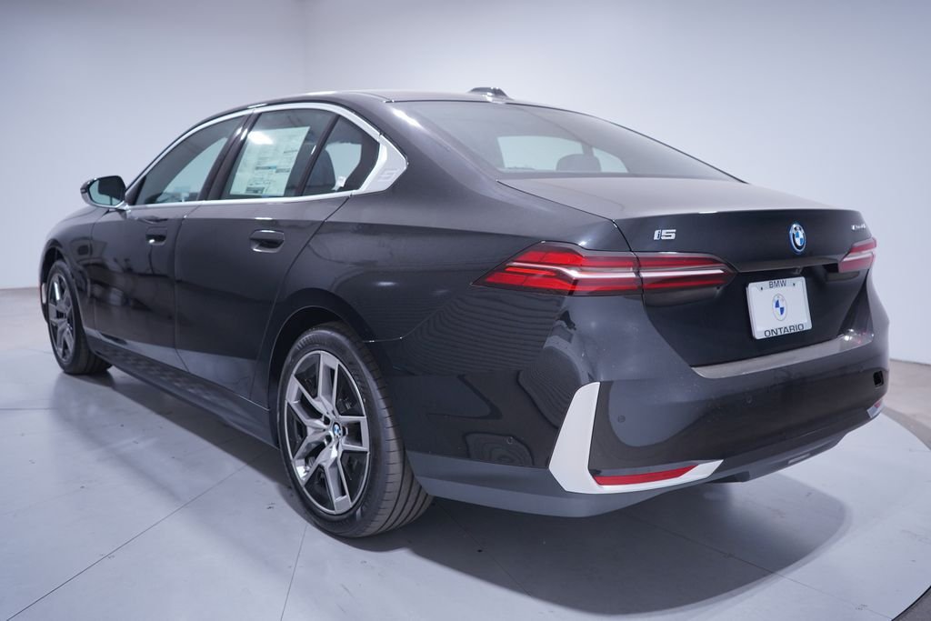 New 2027 Black Sapphire Metallic BMW eDrive40 image 3