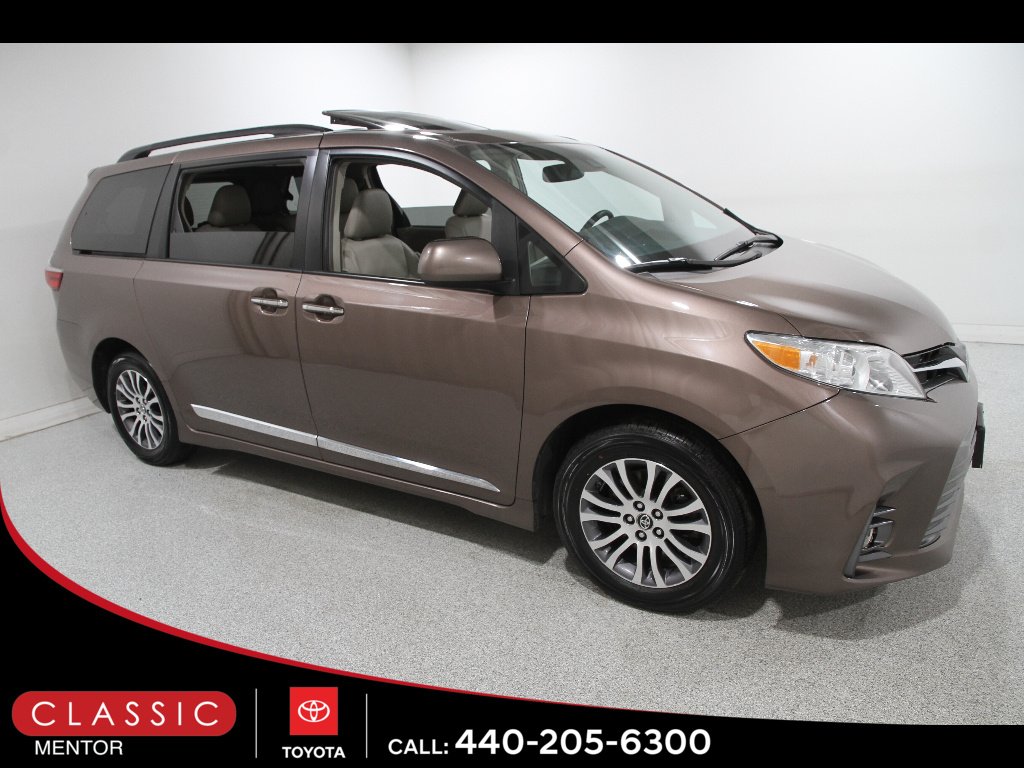 2018 Toyota Sienna XLE