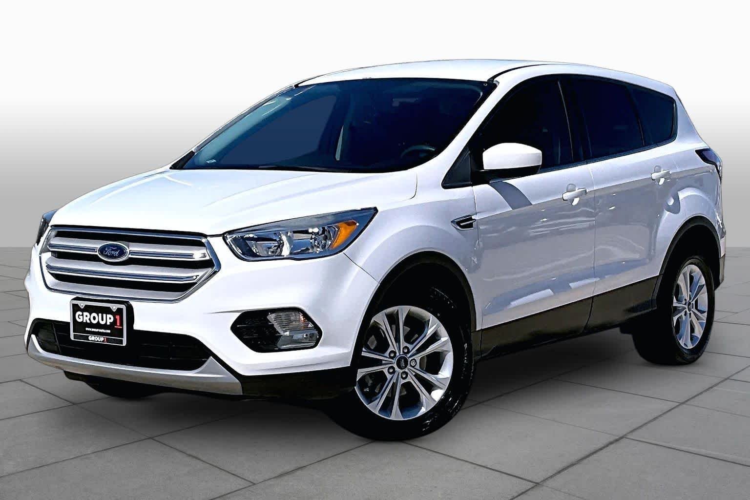 Pre-Owned 2017 Ford Escape SE Pre-Owned 2017 Ford Escape SE