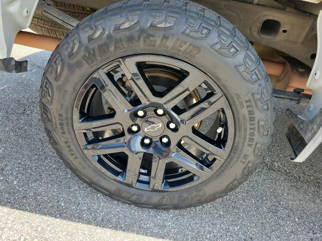 Used 2022 Summit White Chevrolet Custom Trail Boss image 6