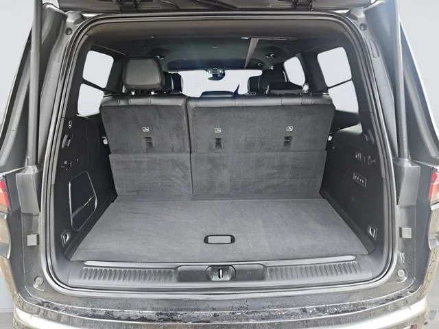 Used 2022 Black Jeep Series III image 20