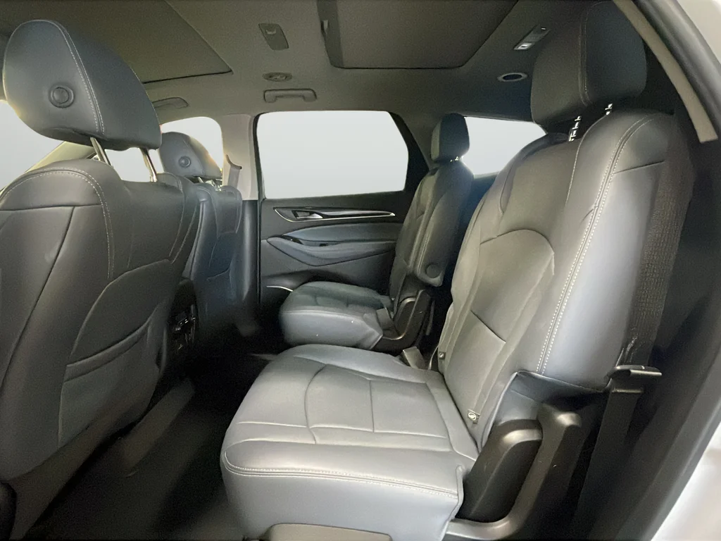 Used 2019 White Buick Essence image 26