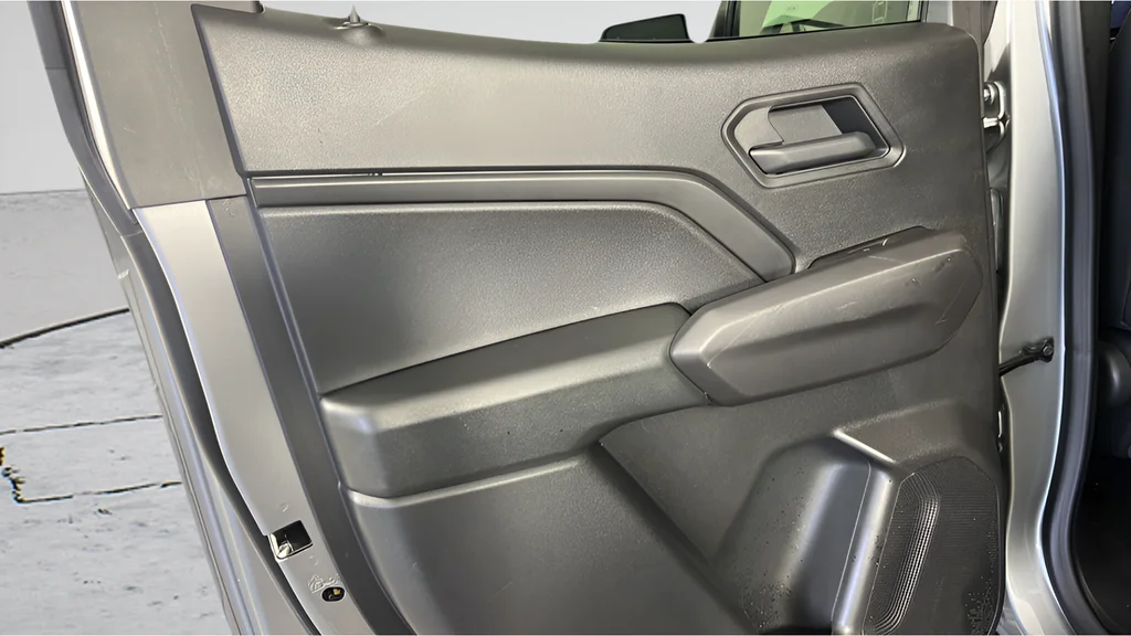 Used 2025 Gray Chevrolet Trail Boss image 17