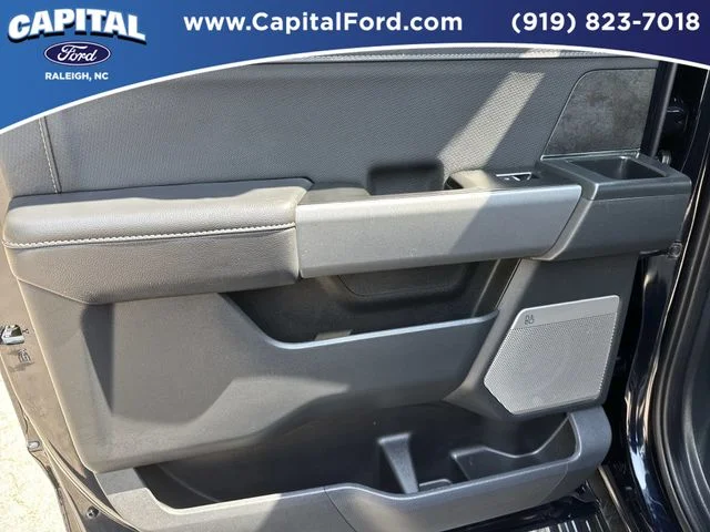 Used 2025 Blue Ford XLT image 17