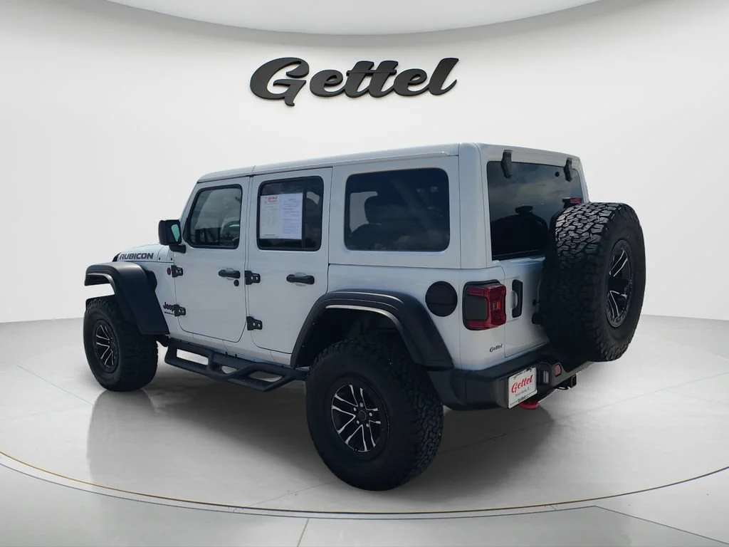 Used 2025 White Jeep 4-Door Rubicon 4x4 image 7