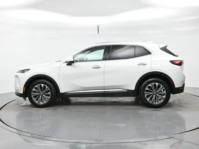 Used 2024 Summit White Buick Preferred image 4