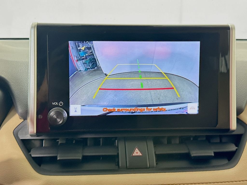 Used 2023 Ice Cap Toyota Hybrid XLE image 14