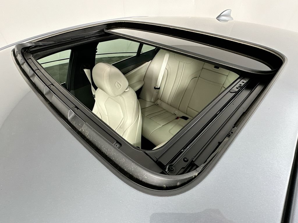 Used 2019 Bluestone Metallic BMW 530i image 22