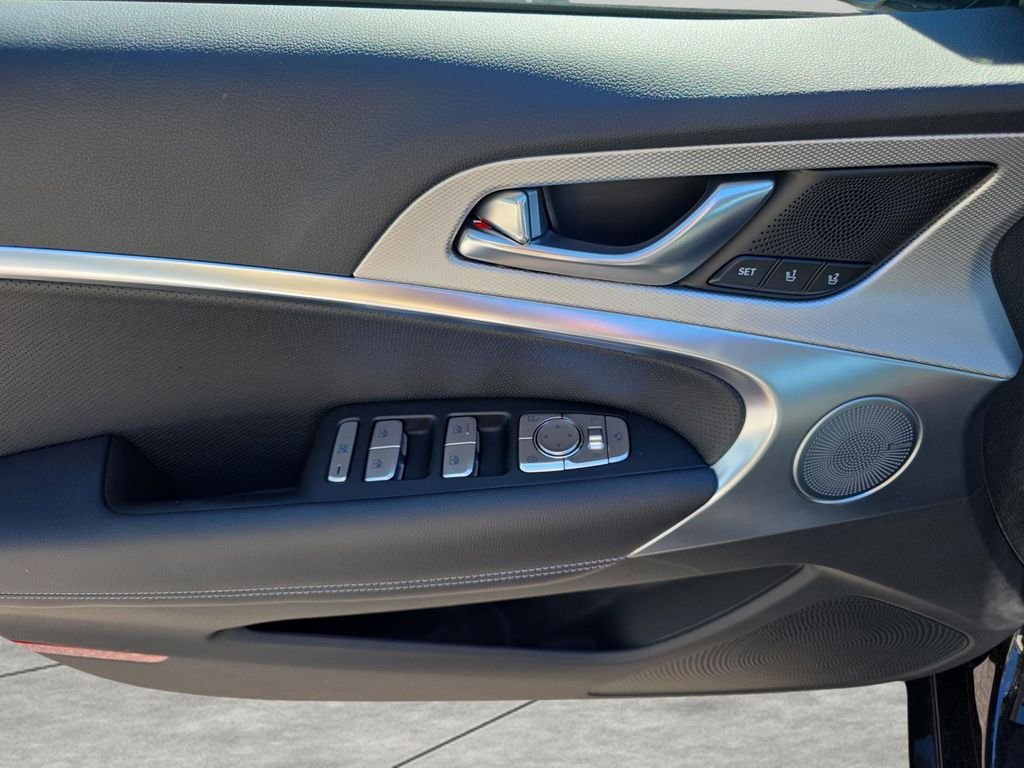 New 2026 Black Genesis 2.5T PRESTIGE image 8