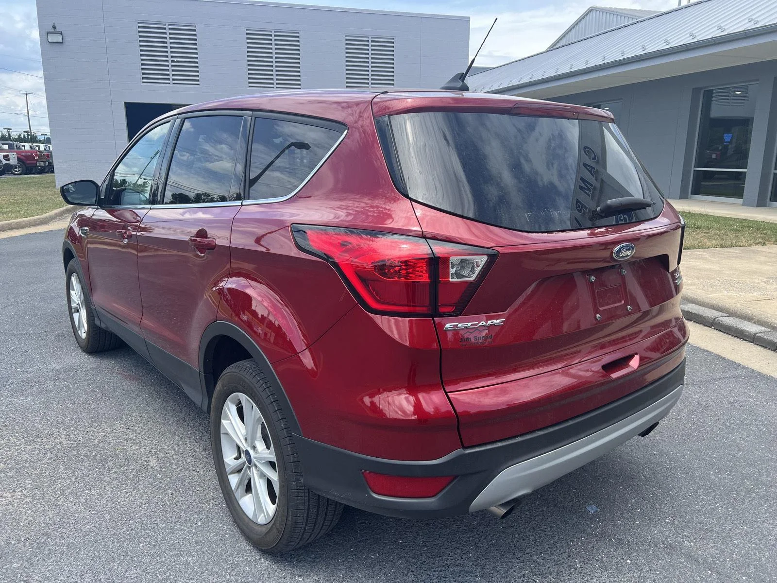 Used 2019 Ruby Red Metallic Tinted Clearcoat FORD SE 4WD image 3