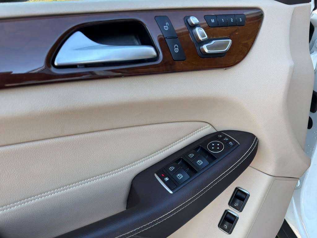 Used 2019 White Mercedes-Benz GLS 450 image 14