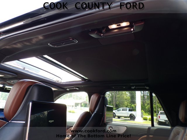 Used 2023 Infinite Black Metallic Lincoln Reserve image 8