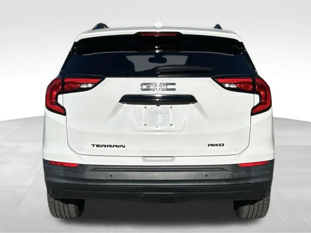 Used 2020 White GMC SLE image 5