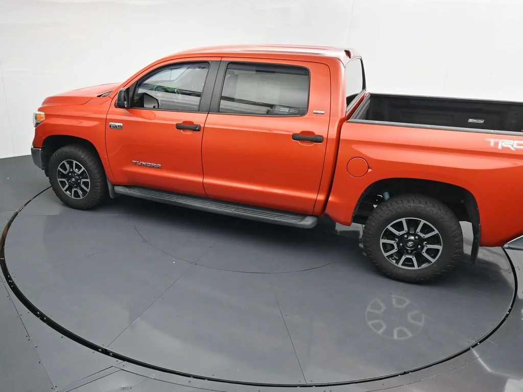 Used 2017 Red Toyota SR5 image 27