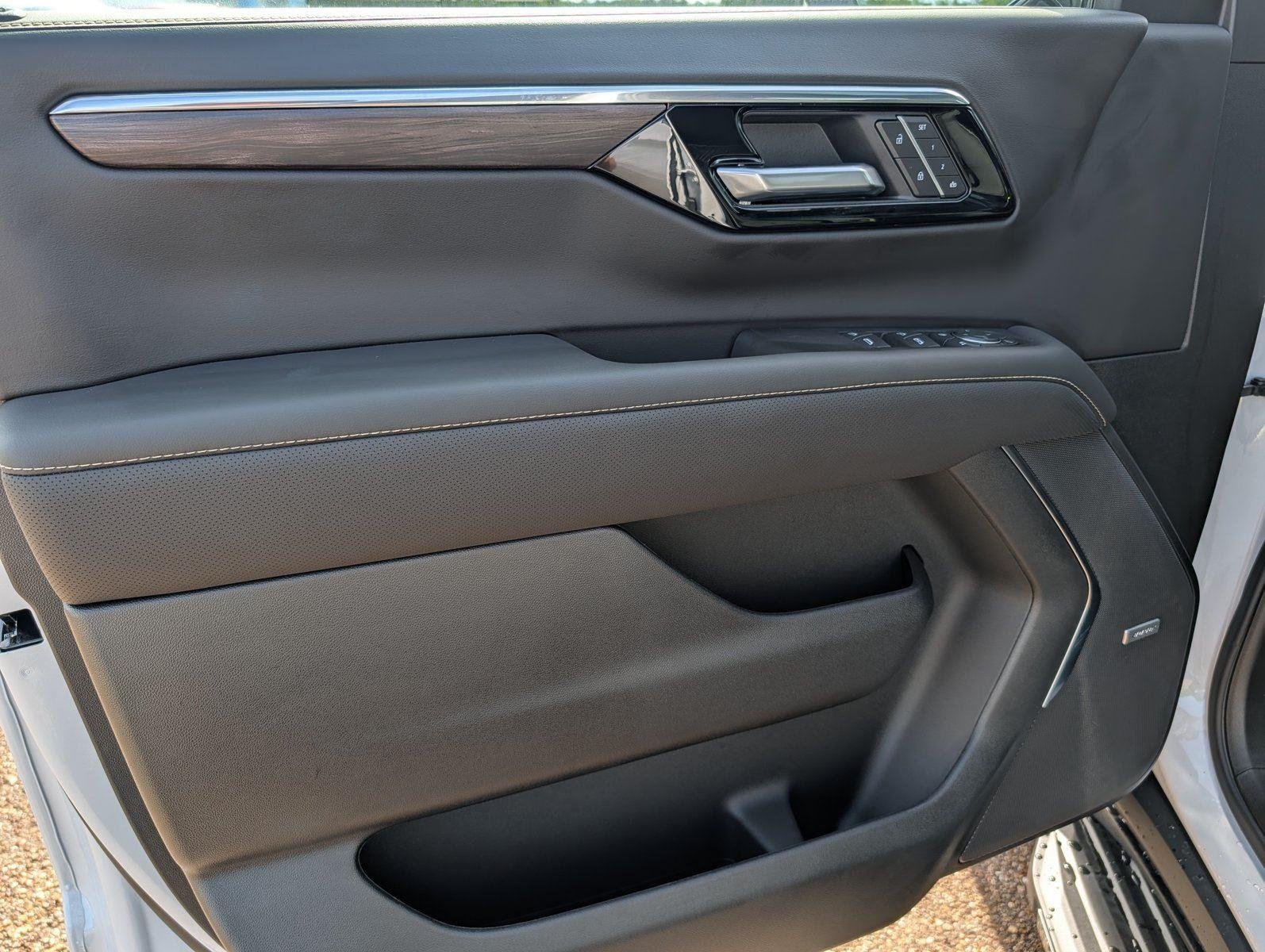 2026 Chevrolet Tahoe Premier - Photo 14