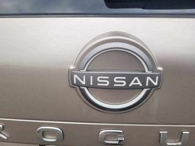 Used 2023 Gold Nissan SL image 10