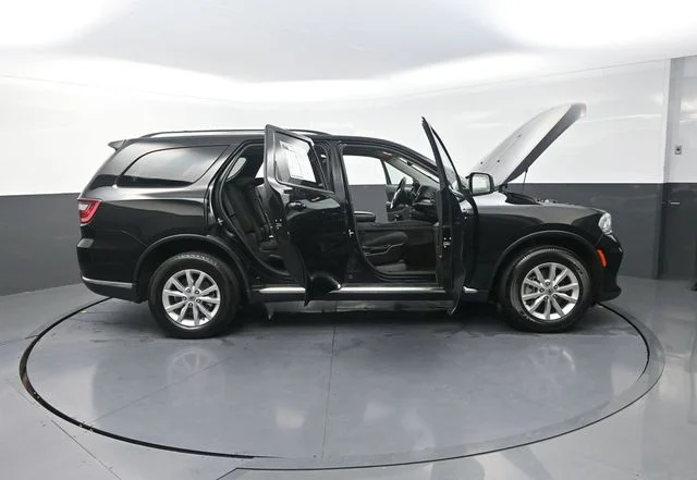 Used 2022 Black Dodge SXT image 37