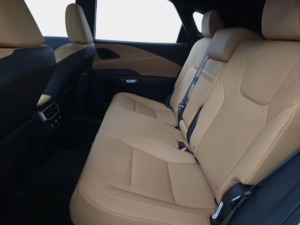 New 2026 Eminent White Pearl Lexus PREMIUM image 14