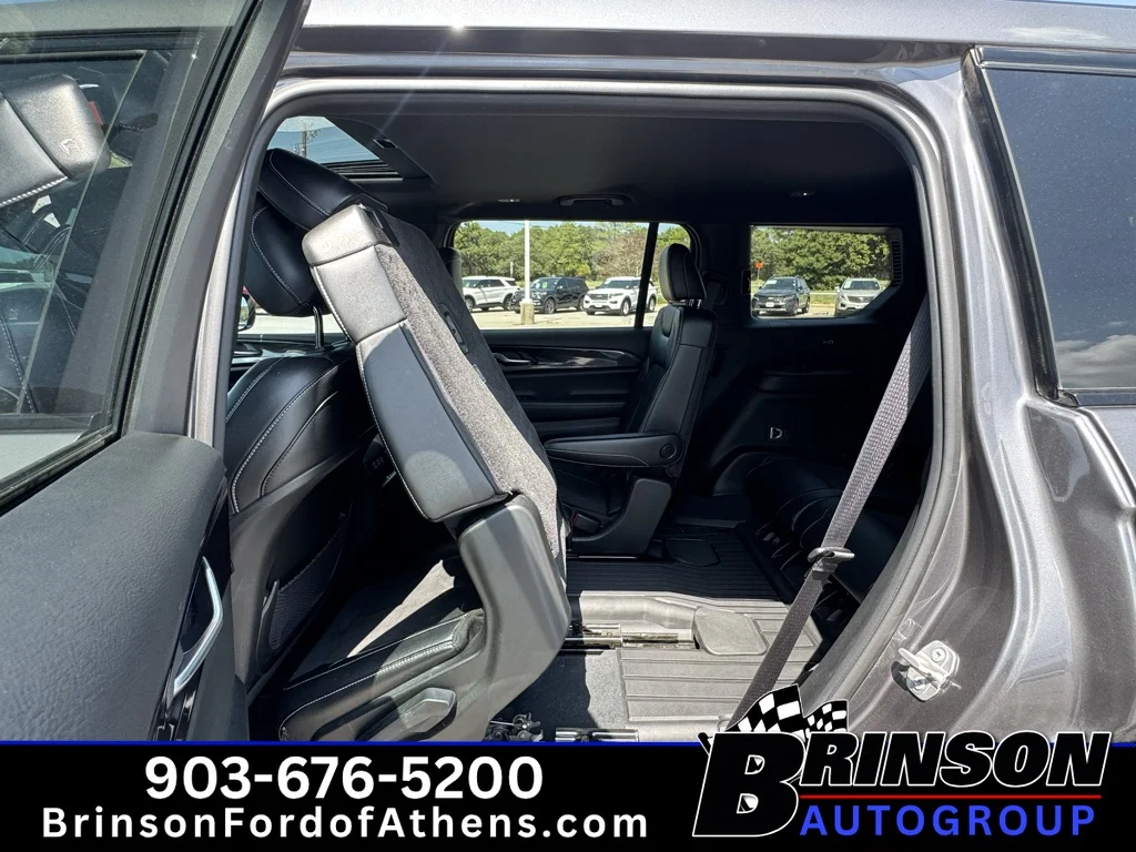 Certified Used 2023 Metallic Jeep Altitude image 16