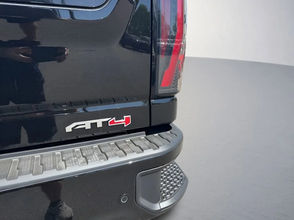 Used 2026 Onyx Black GMC AT4 image 39