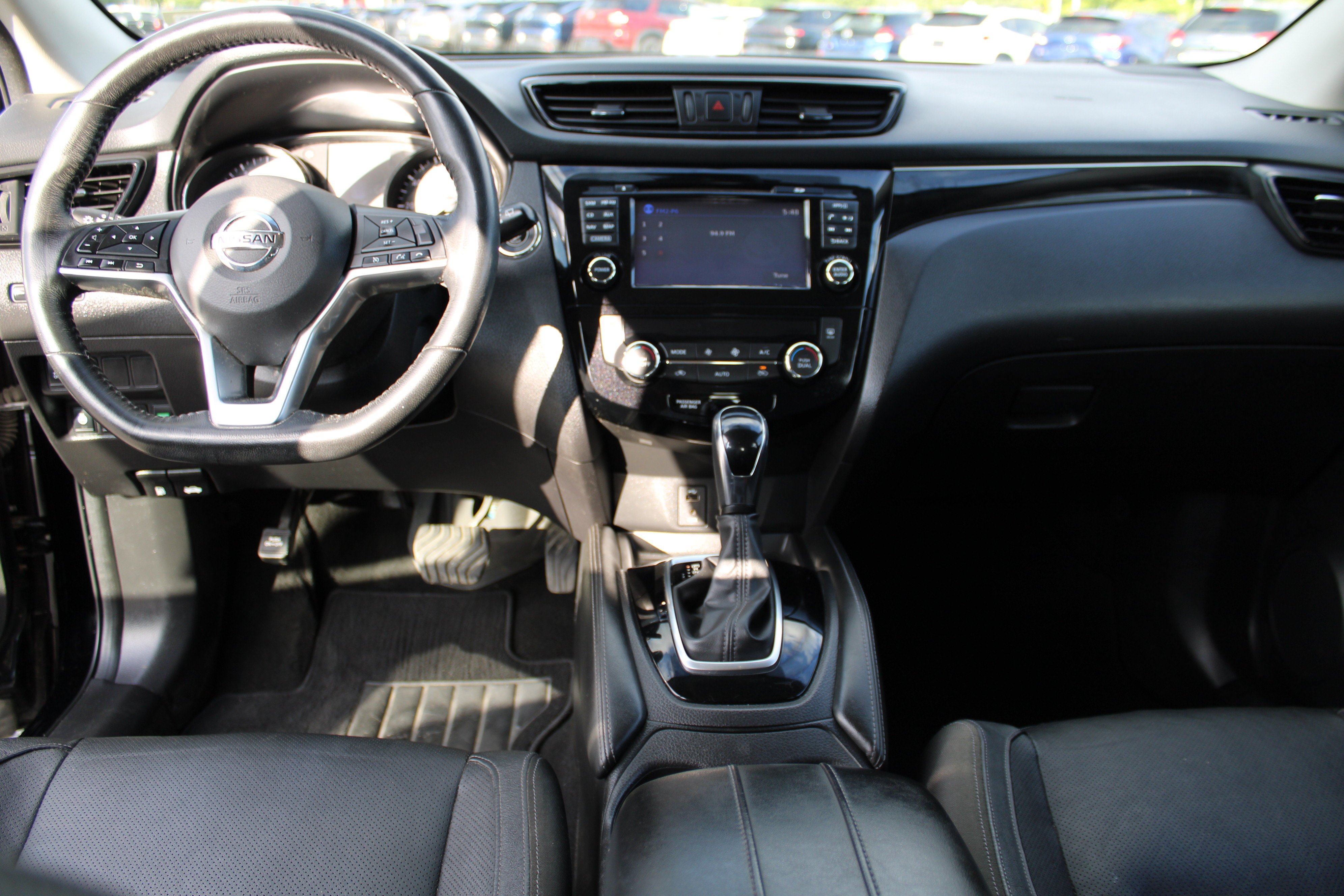 Used 2017 Magnetic Black Nissan SL image 21