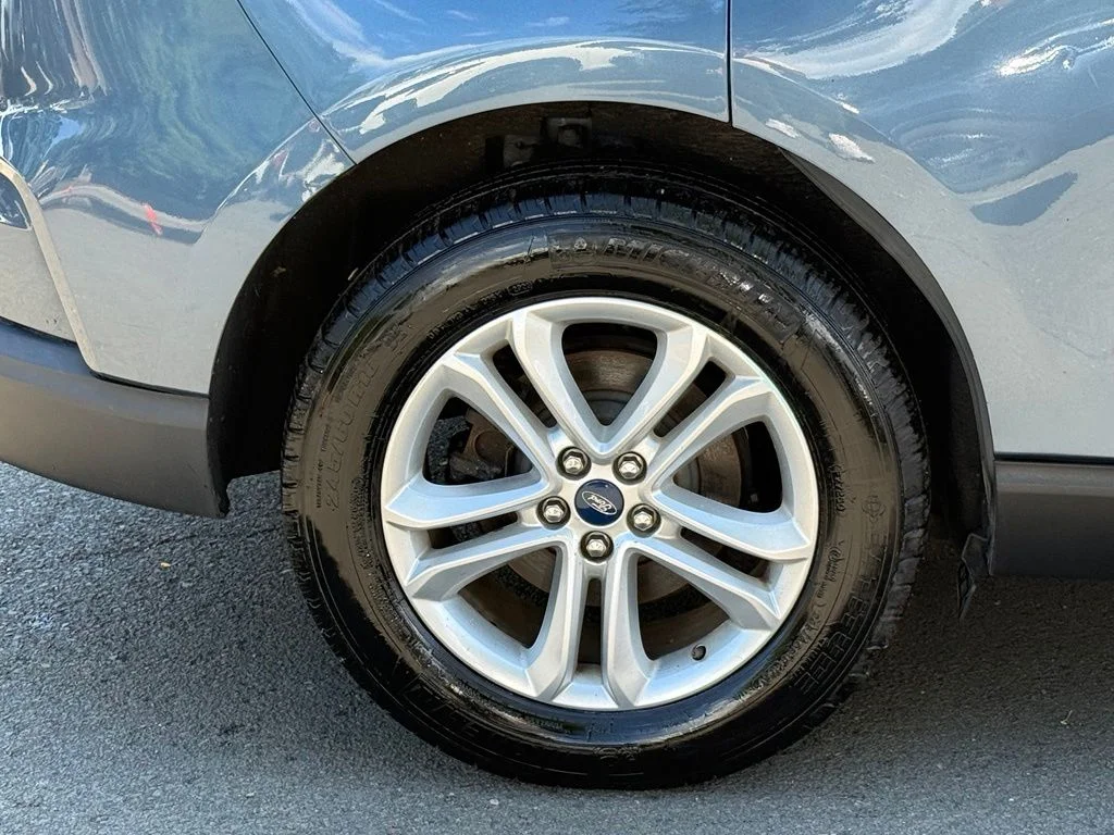 Used 2019 Blue Metallic Ford SEL image 7