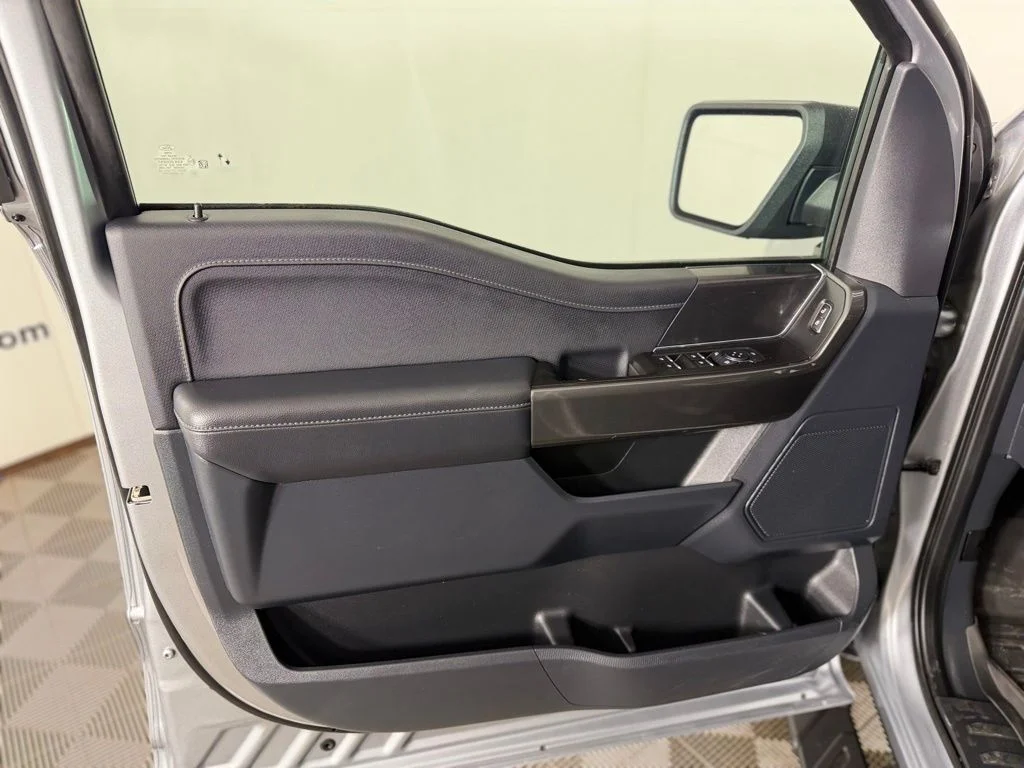 Used 2023 Silver Ford XLT image 12
