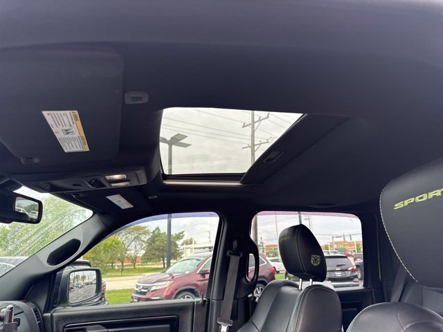 Used 2017  Ram Sport image 11