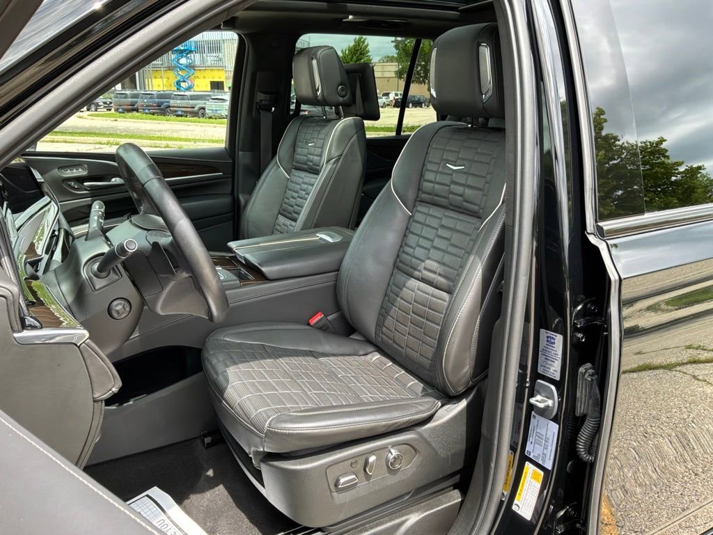 Used 2023 Black Raven Cadillac Sport Platinum image 11