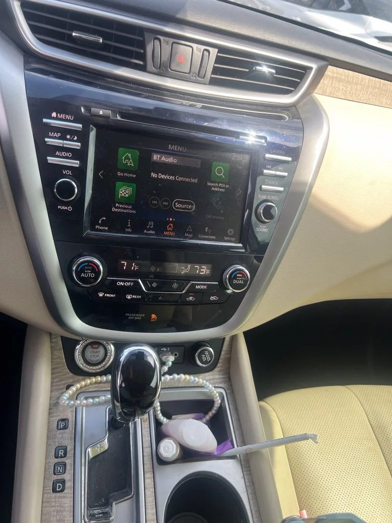 Used 2022 White Nissan SL image 20