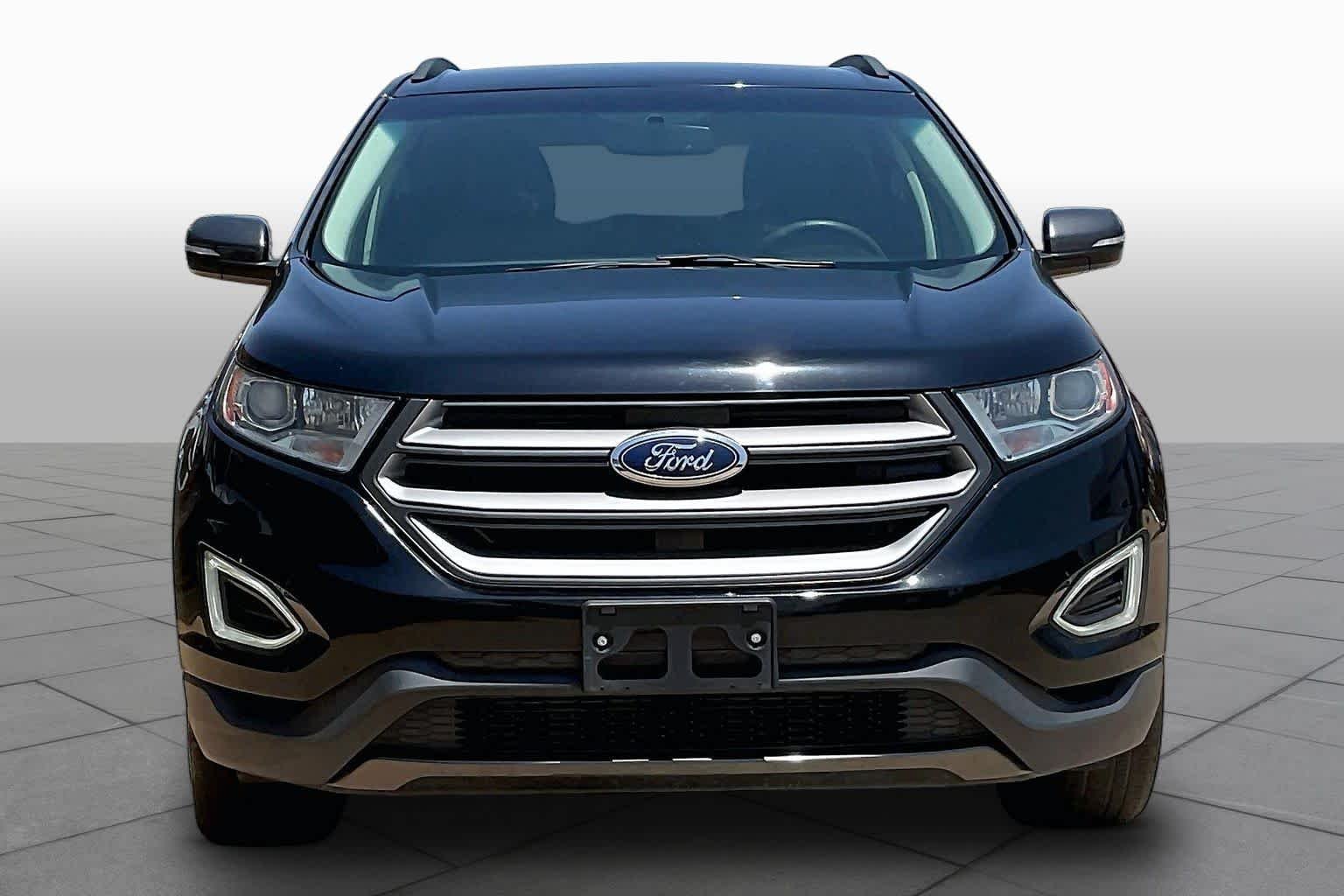 Used 2018 Shadow Black Ford SEL image 4
