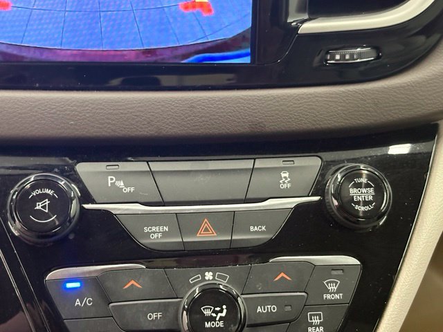 Used 2017 Red Chrysler Touring L image 41