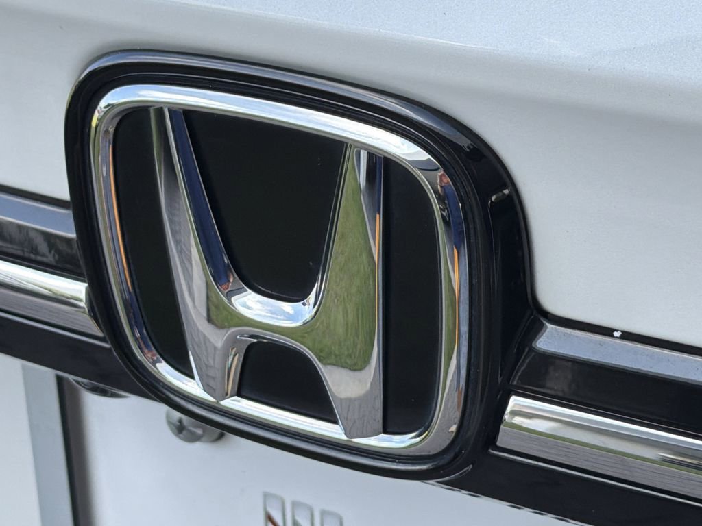 Used 2022 White Honda Elite image 12