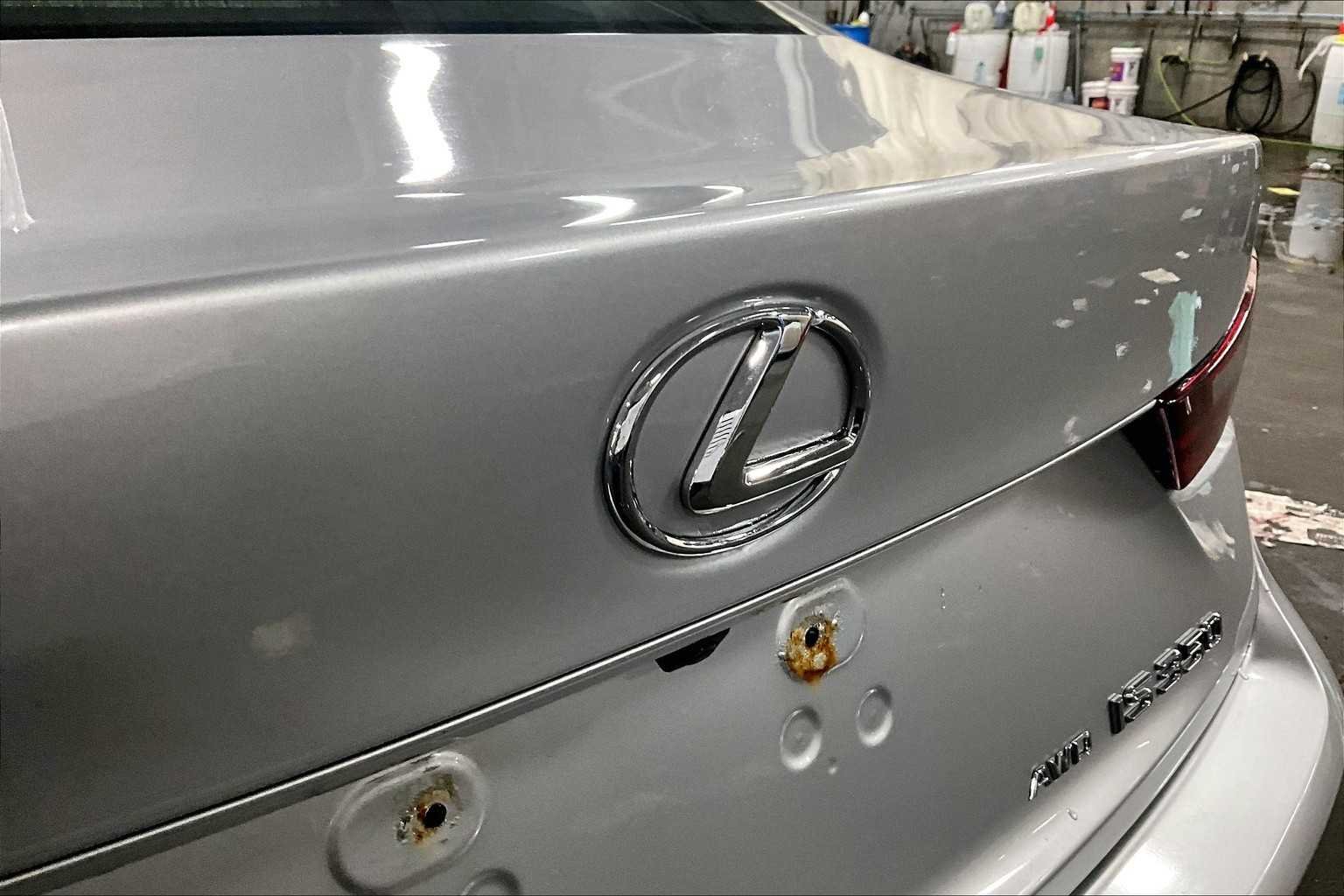Used 2014 Silver Lining Metallic Lexus  image 31