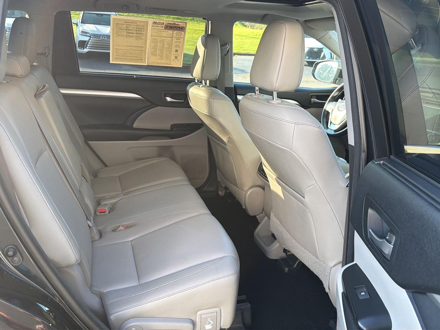 Used 2017 Midnight Black Metallic Toyota XLE image 12
