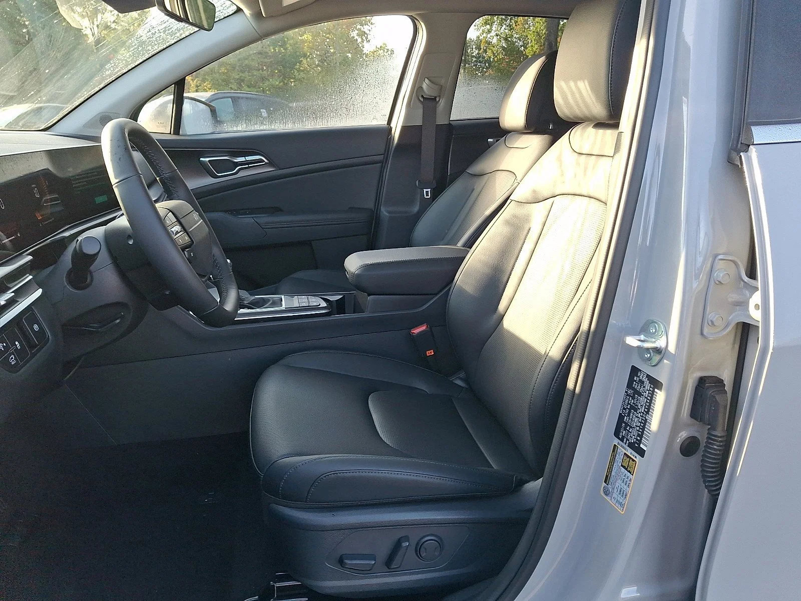 New 2027 Wolf Gray Kia EX image 6