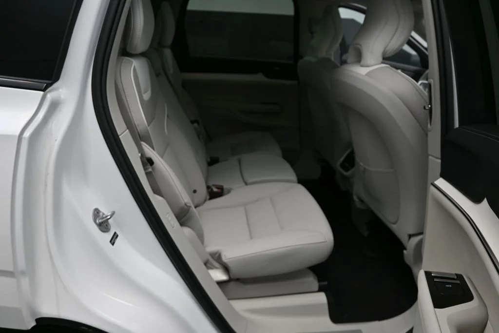 New 2026 Crystal White Volvo Twin Motor Plus image 18
