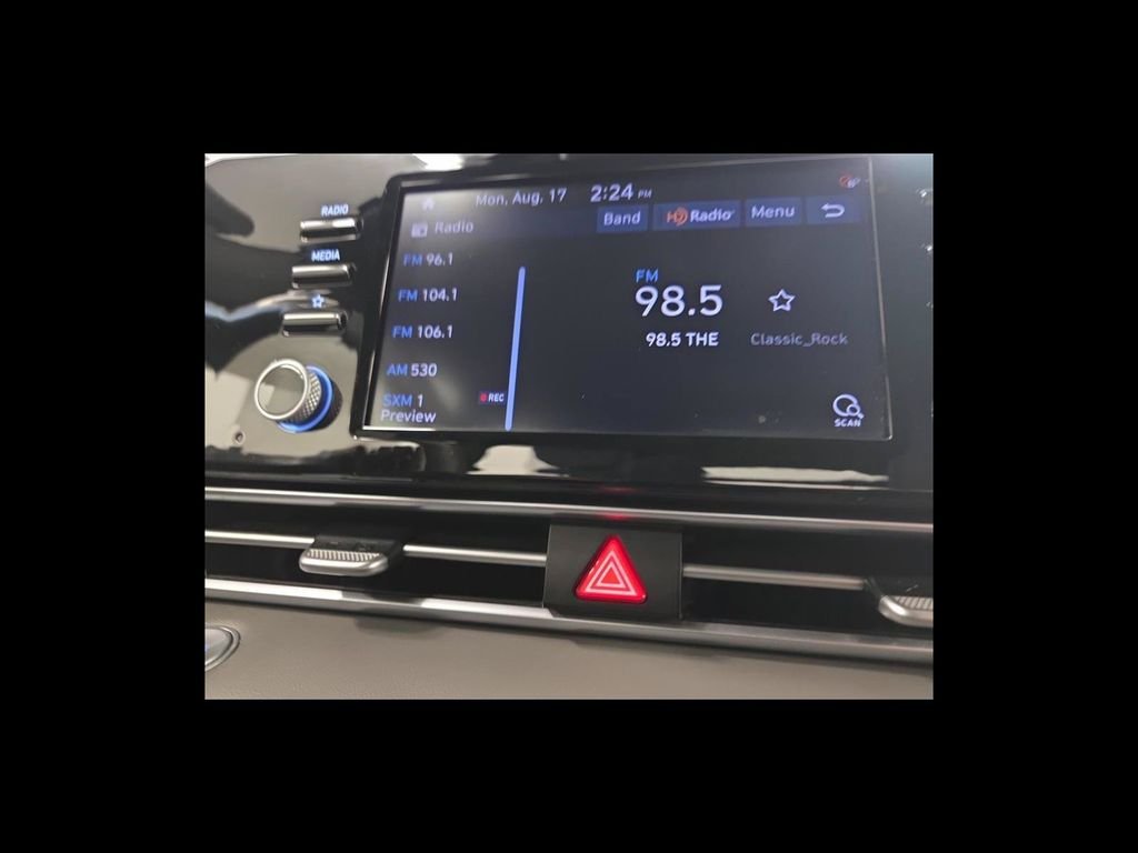 Used 2022 Black Hyundai SEL image 22