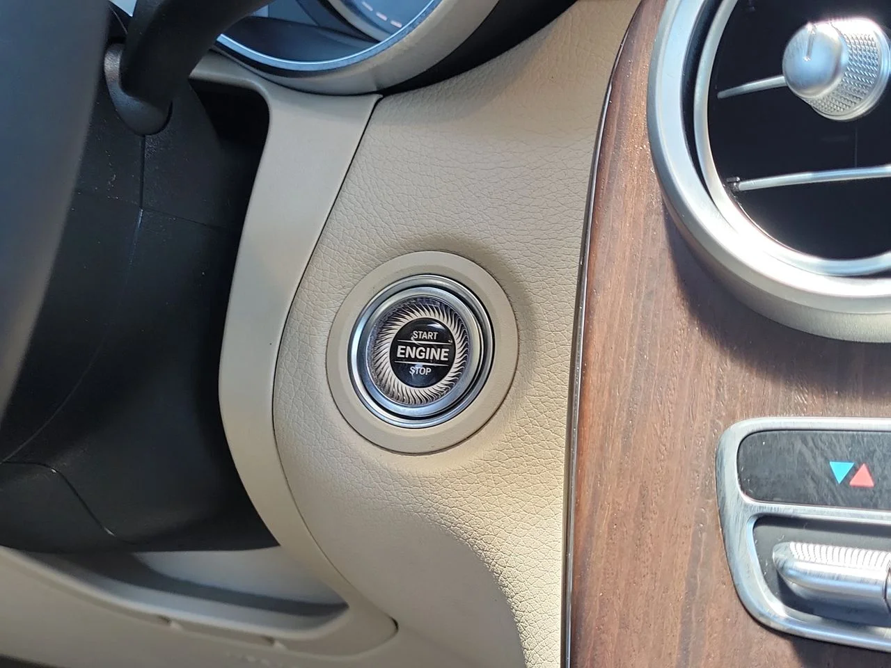 Certified Used 2022 Silver Mercedes-Benz GLC 300 image 19