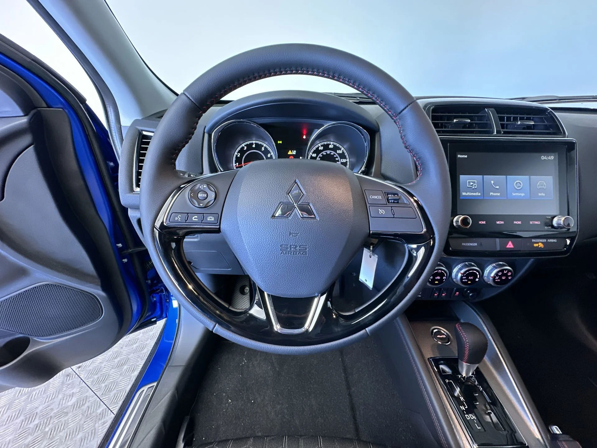 New 2026 Octane Blue Metallic Mitsubishi LE image 16