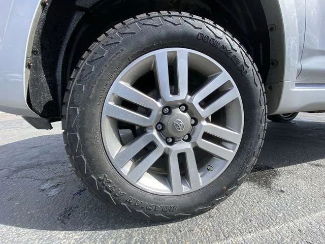 Used 2013 Silver Toyota SR5 image 10