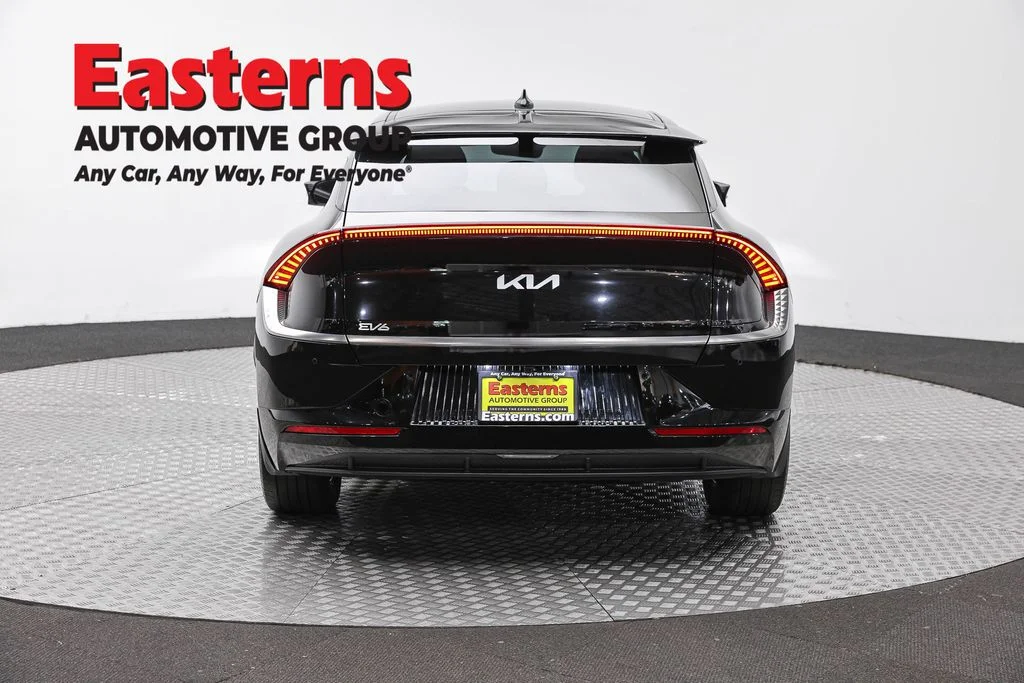 Used 2023 Black Kia Wind image 6