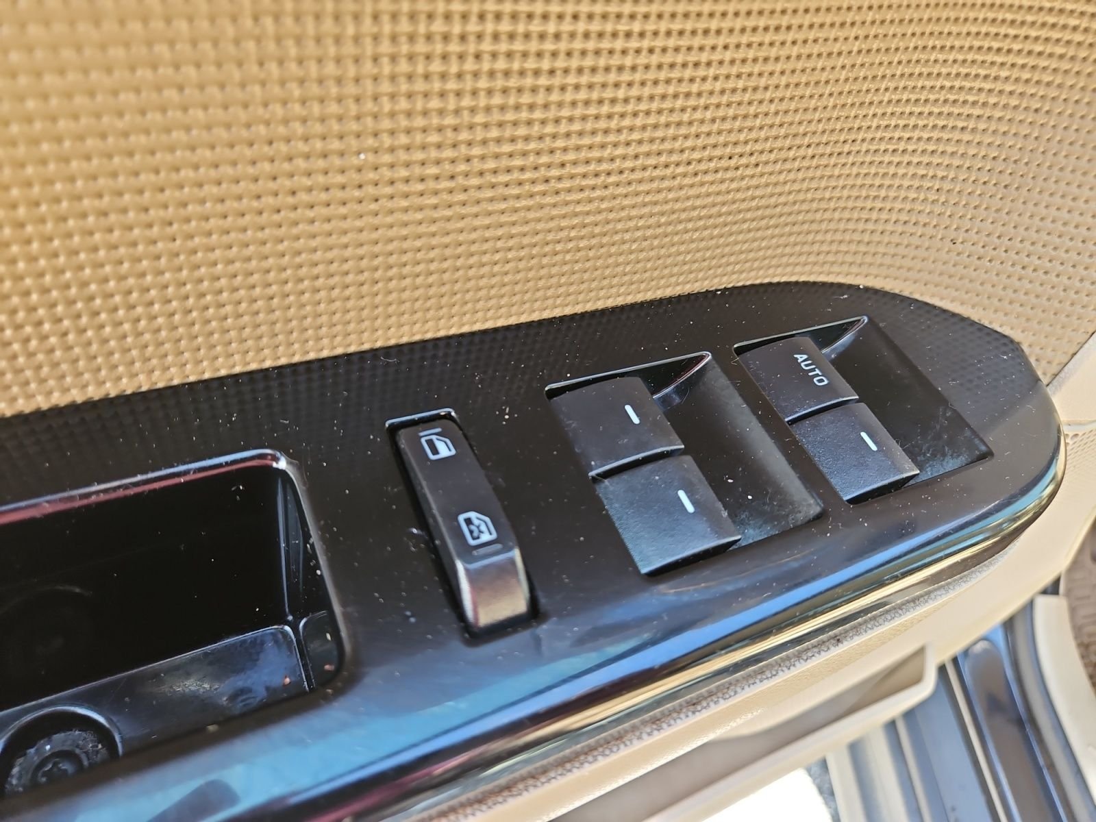 Used 2011 Black Ford Limited image 22